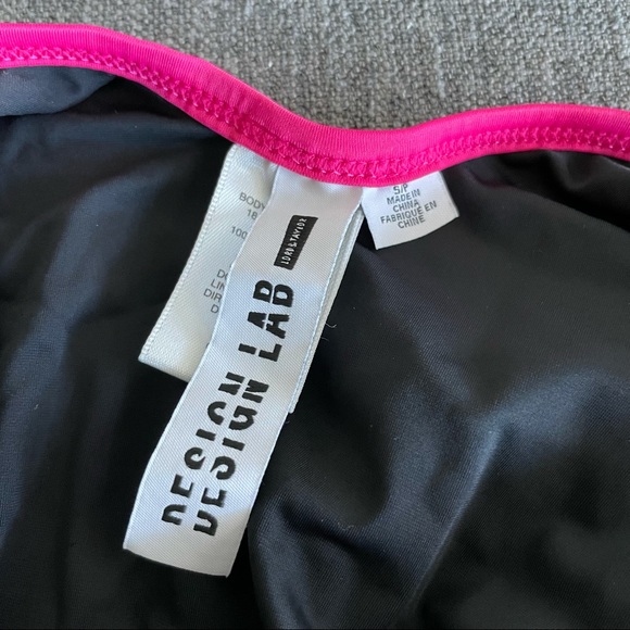 Design Lab Lord & Taylor Emoji Swimsuit size small - Picture 4 of 4